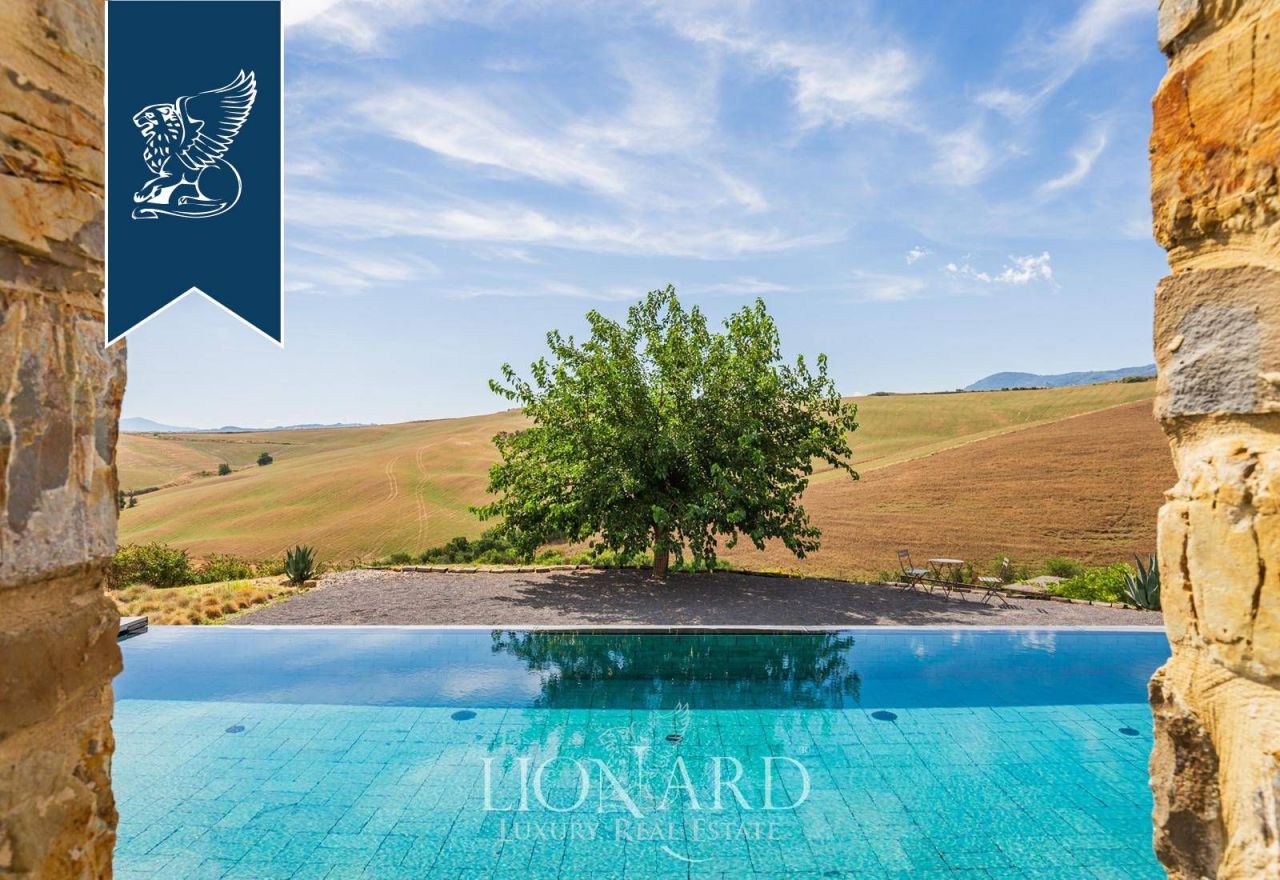 Ферма в Сиене, Италия, 350 м² - фото 2