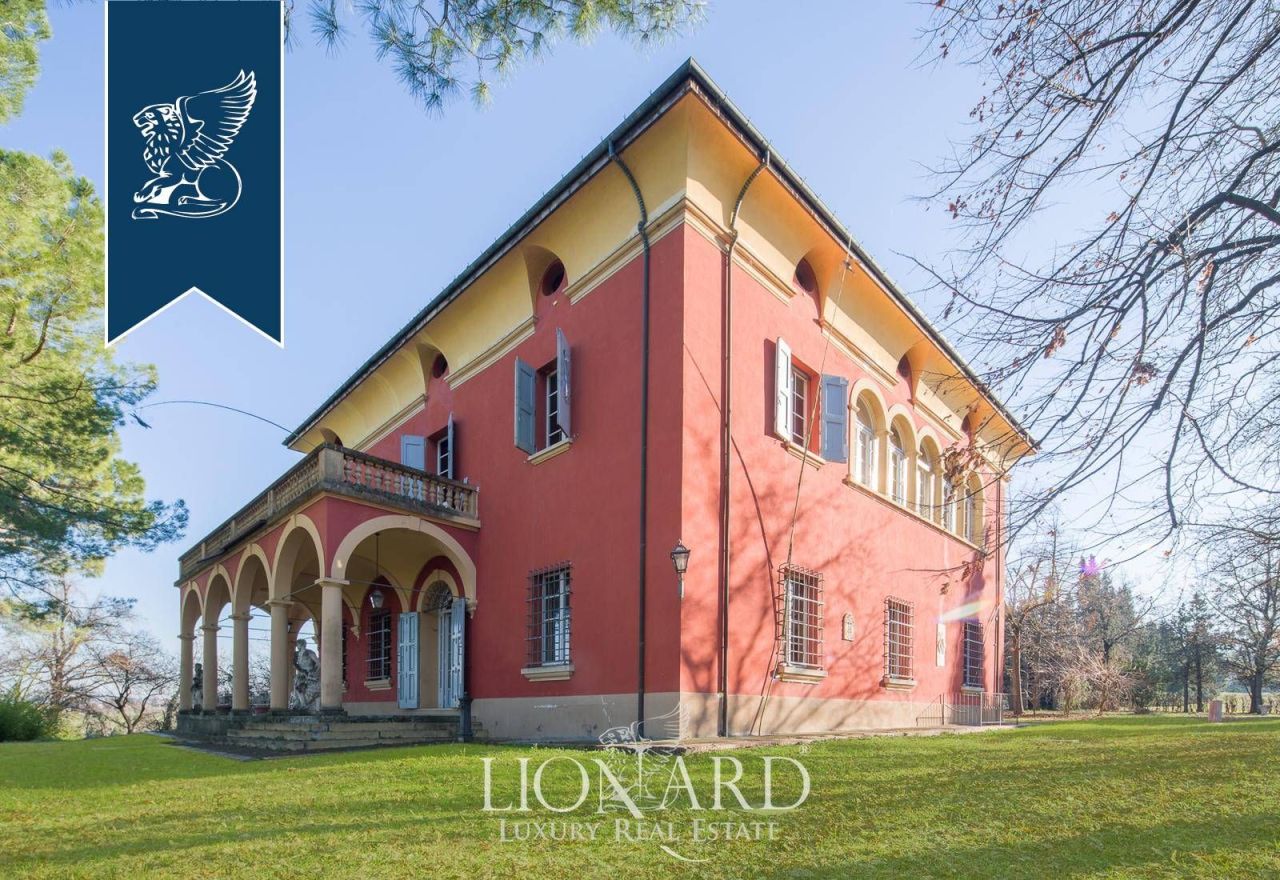 Вилла в Болонье, Италия, 1 000 м² - фото 2