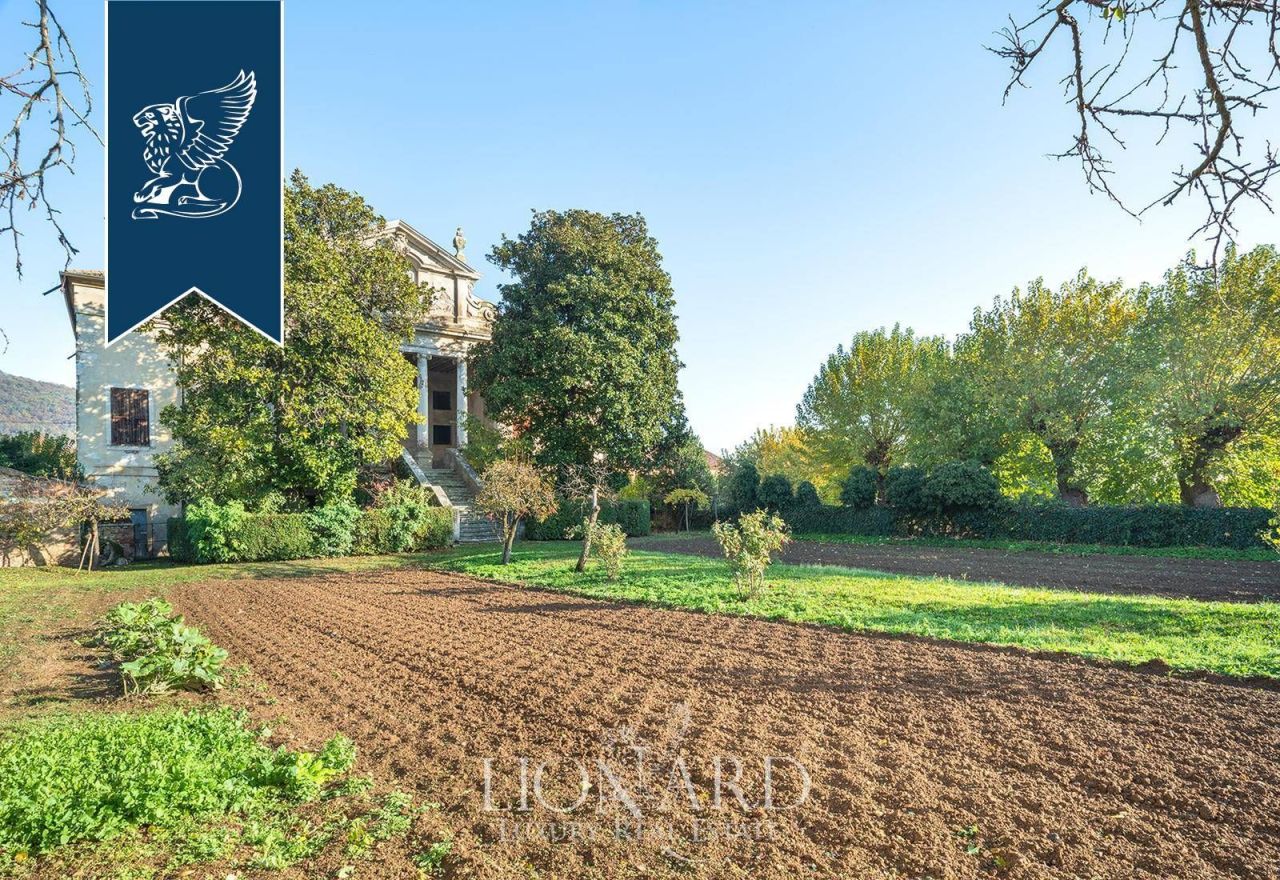 Вилла в Виченце, Италия, 4 700 м² - фото 2