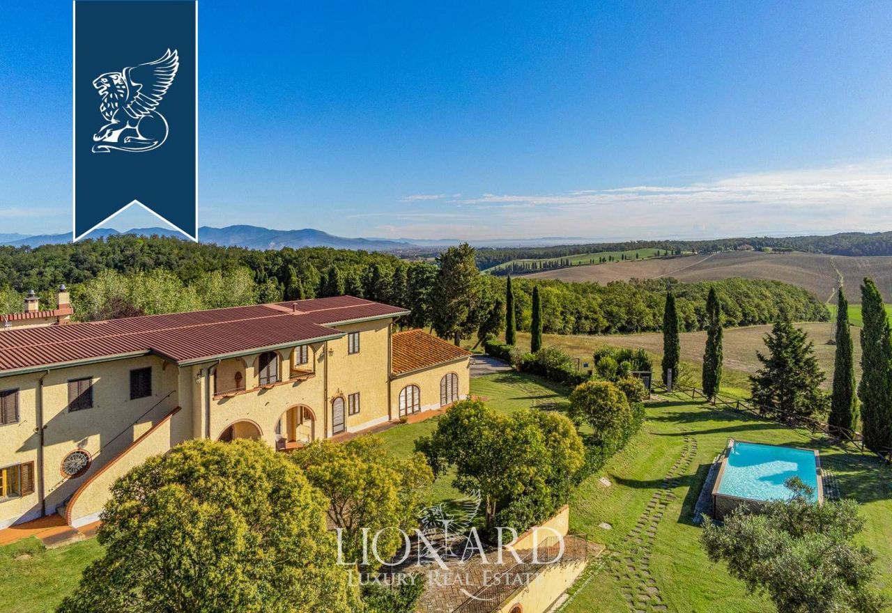 Ферма в Ливорно, Италия, 3 000 м² - фото 2