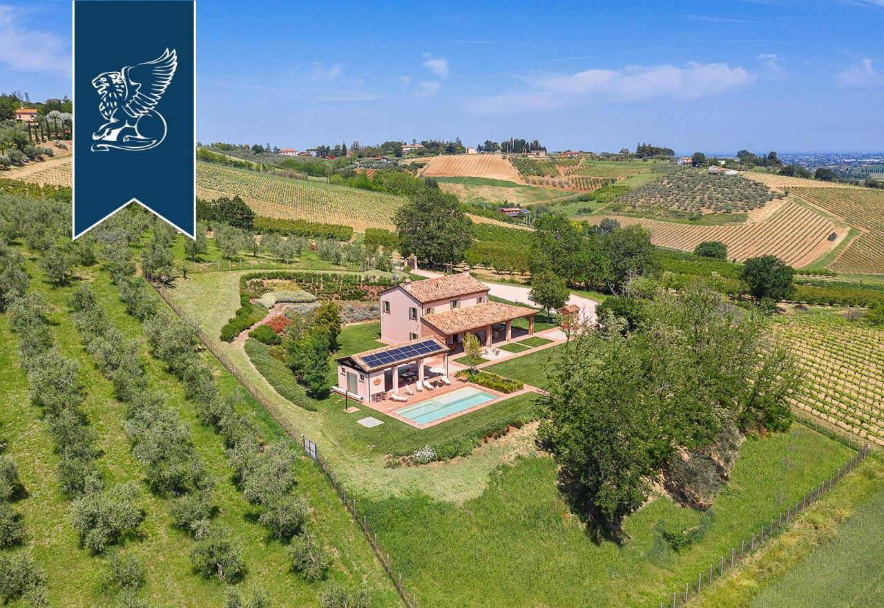 Вилла в Форли-Чезене, Италия, 350 м² - фото 2