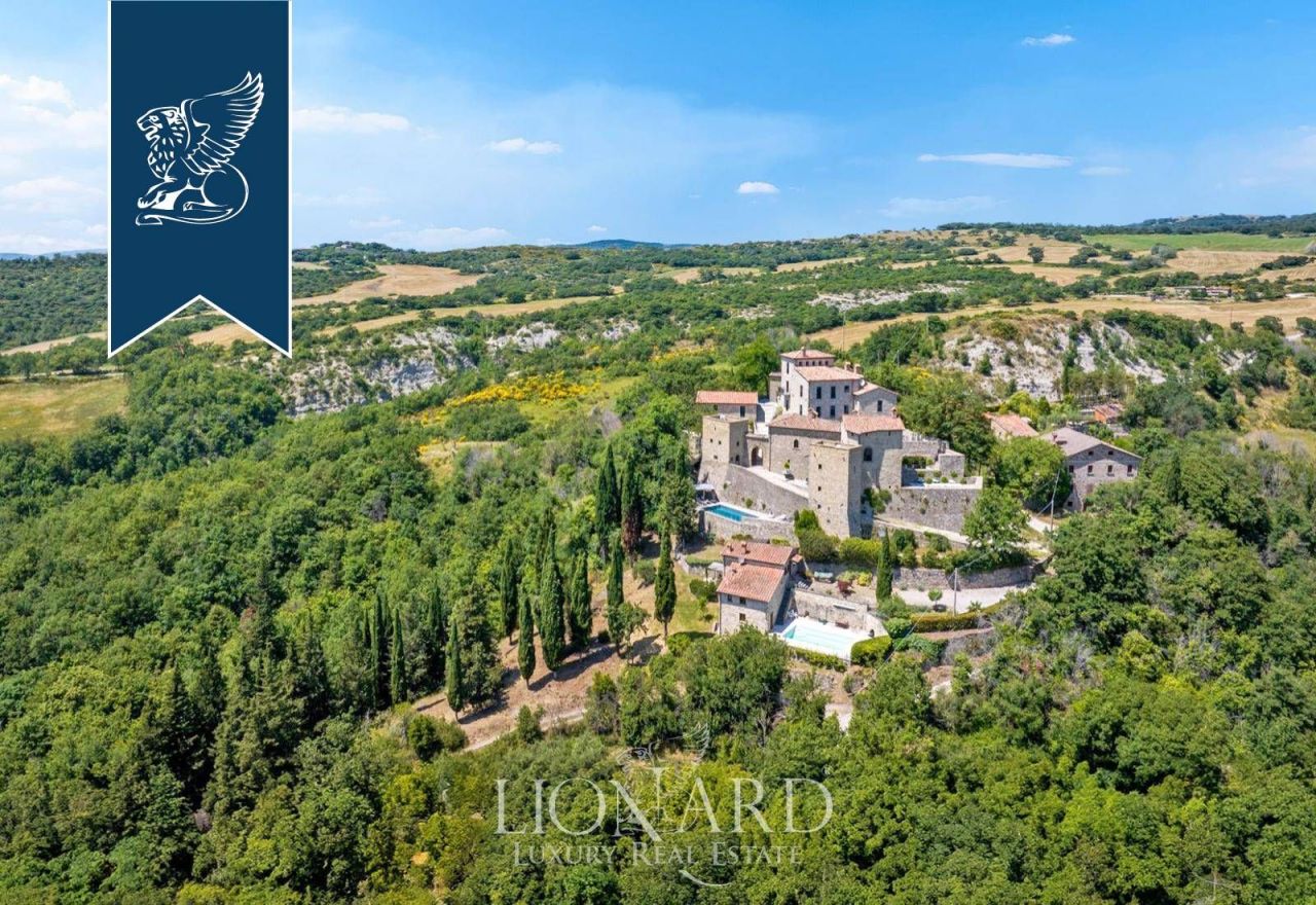 Замок в Пьеве-Санто-Стефано, Италия, 1 355 м² - фото 2