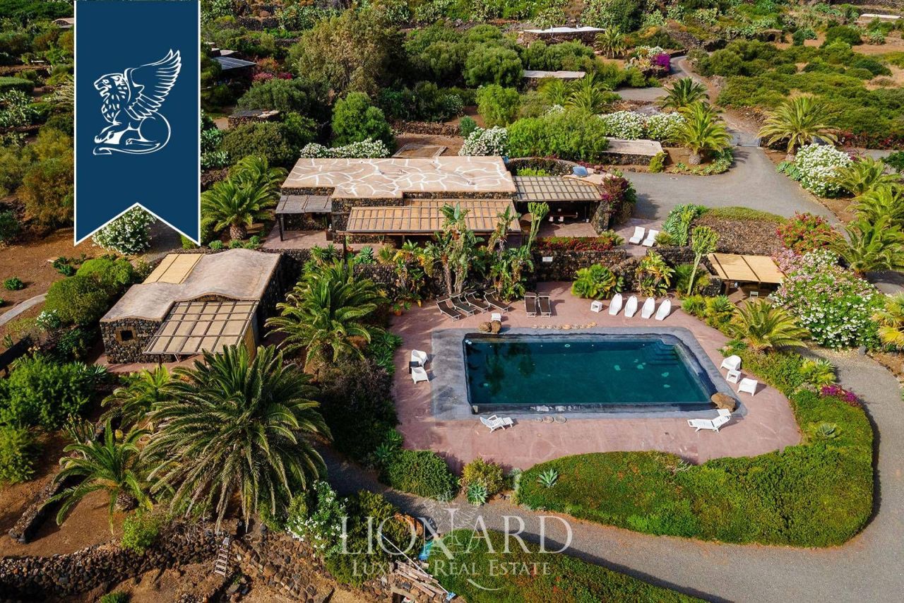 Вилла на о-ве Пантеллерия, Италия, 200 м² - фото 2