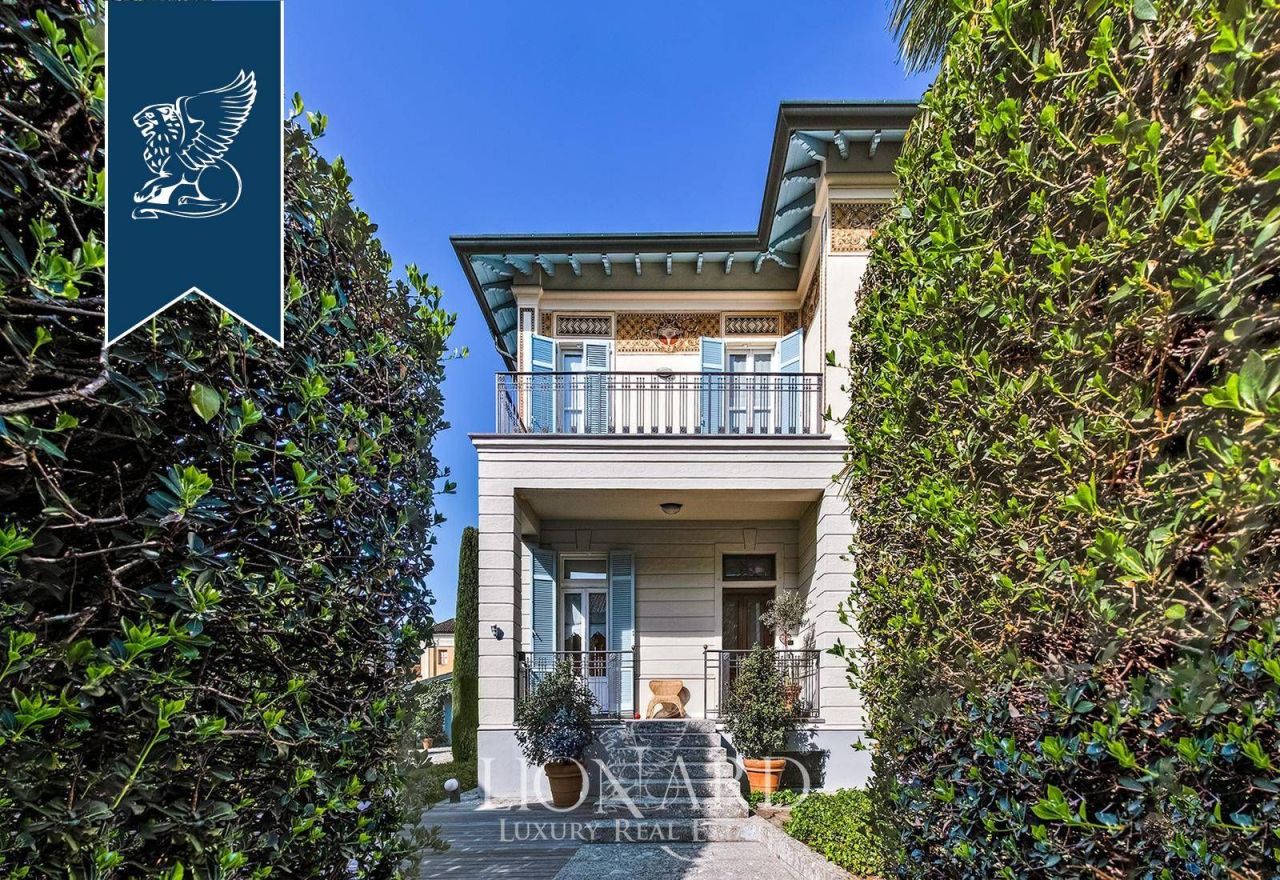 Вилла в Милане, Италия, 300 м² - фото 2