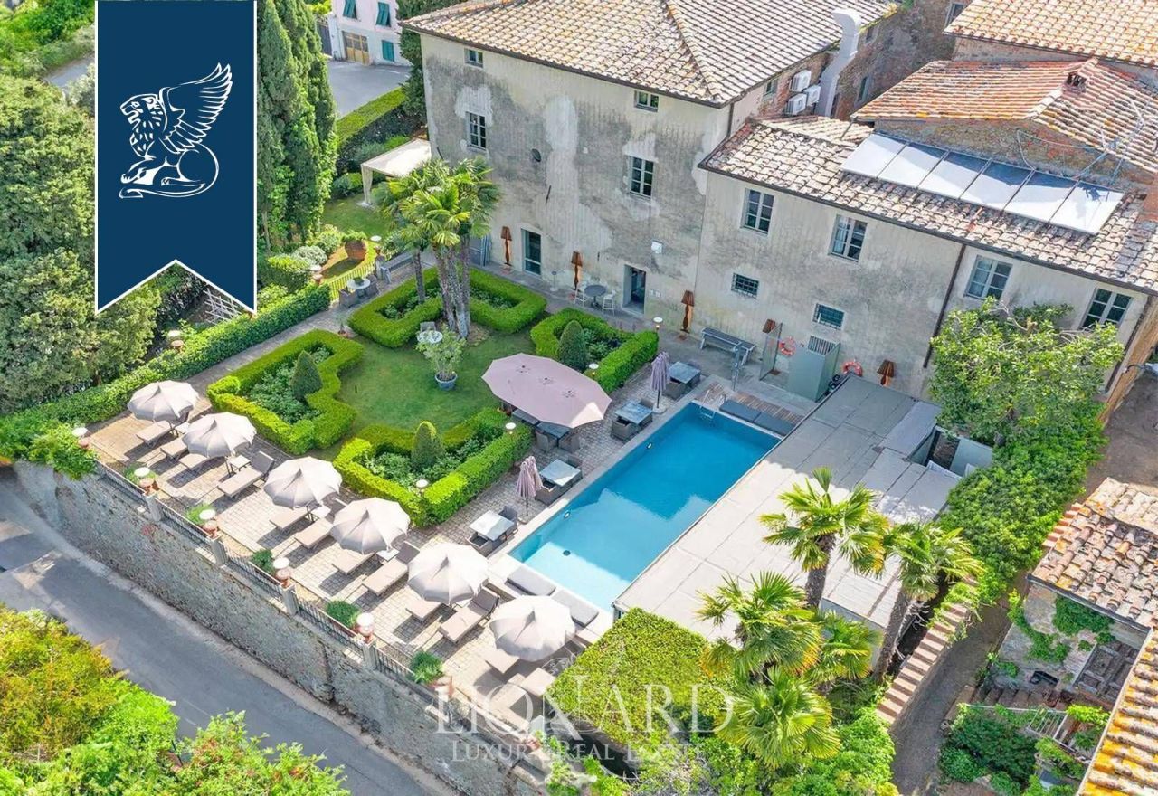 Отель, гостиница в Ареццо, Италия, 1 850 м² - фото 2