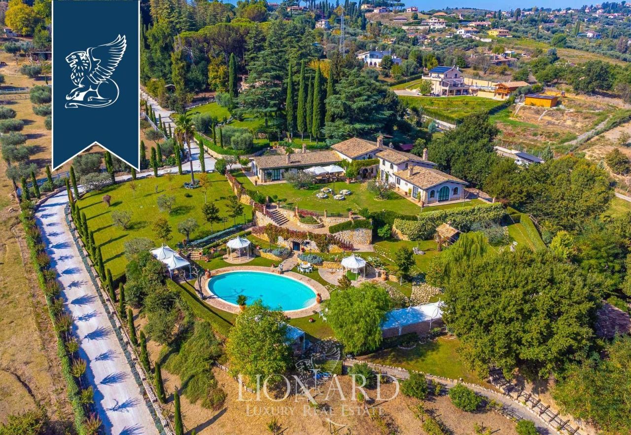 Вилла в Риме, Италия, 1 100 м² - фото 2