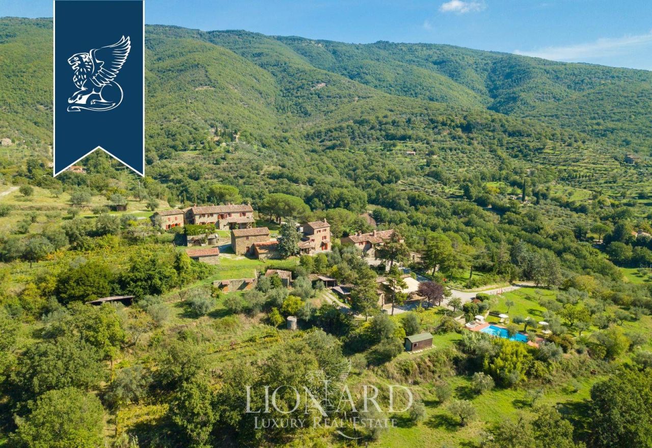 Ферма в Кортоне, Италия, 1 000 м² - фото 2