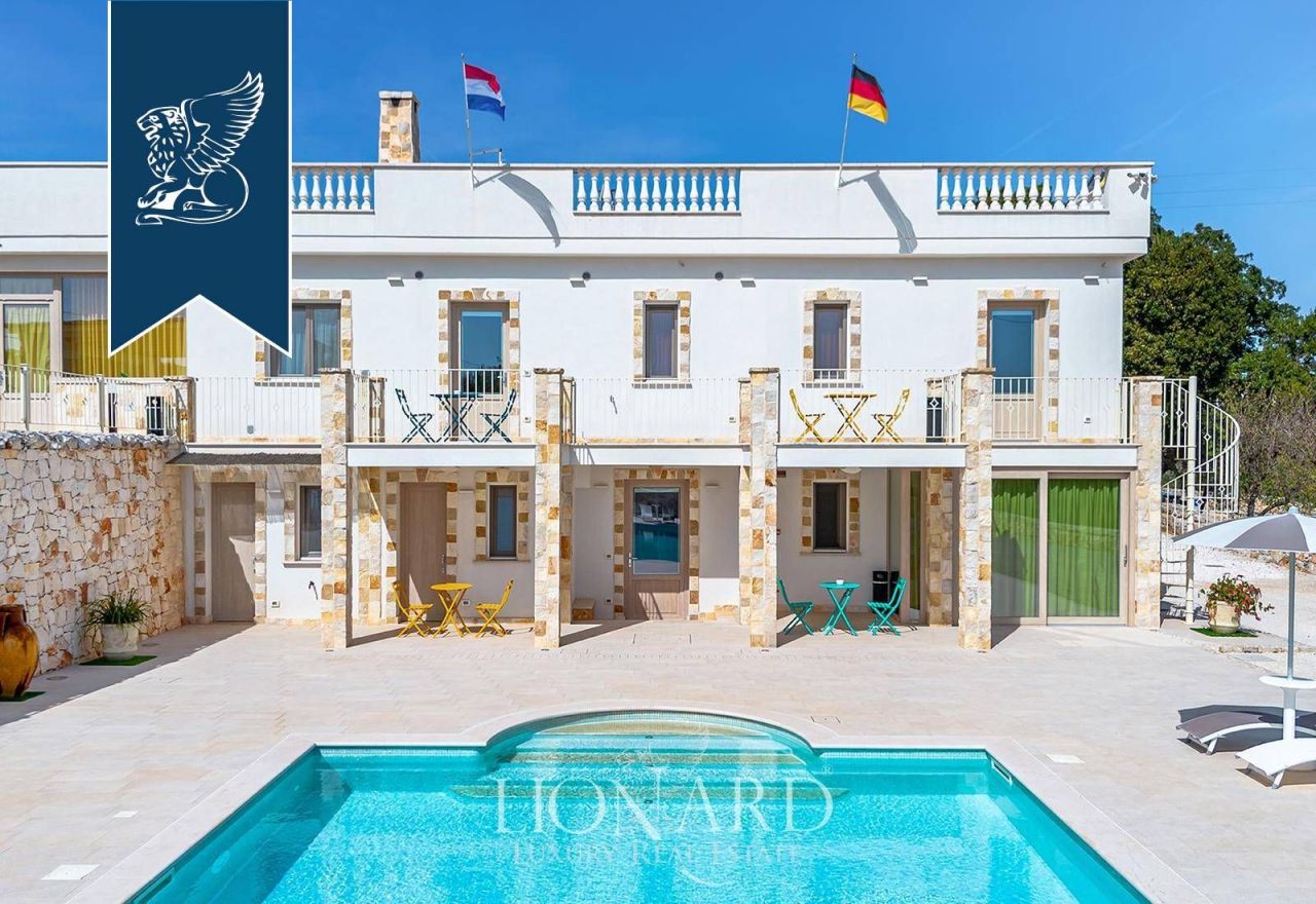 Вилла в Остуни, Италия, 500 м² - фото 2