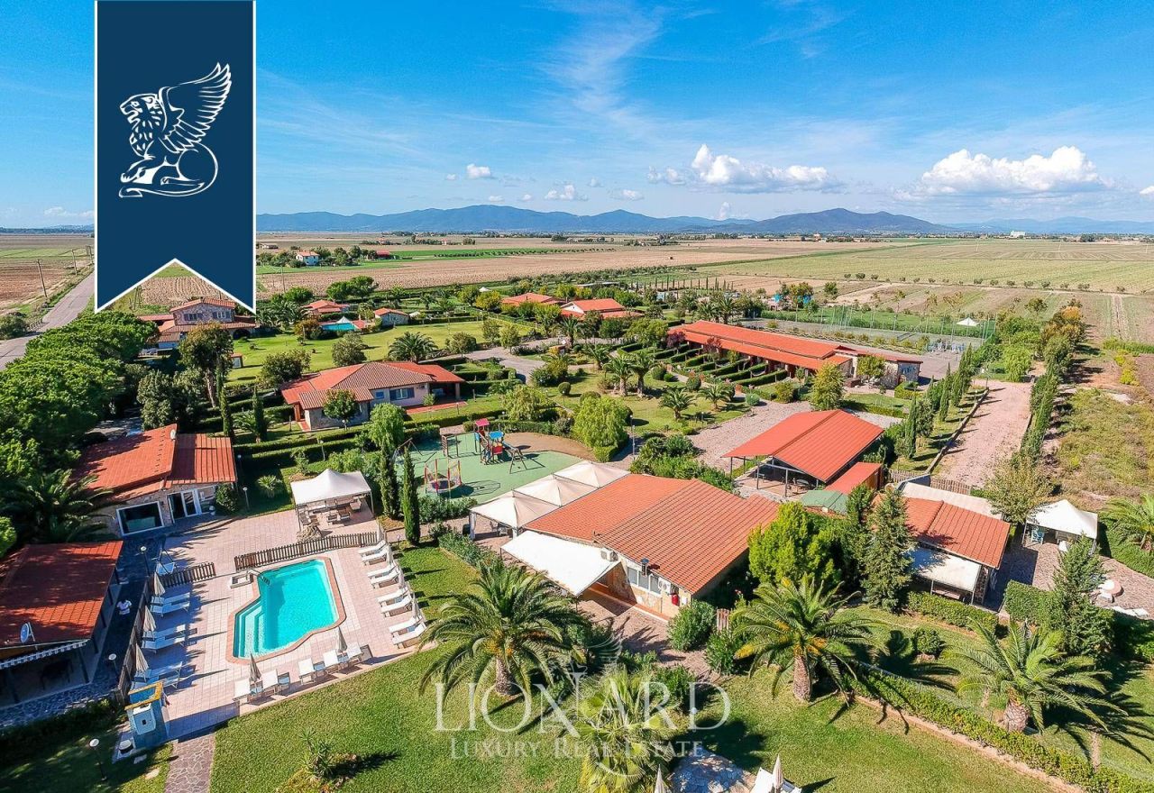 Ферма в Гроссето, Италия, 3 000 м² - фото 2