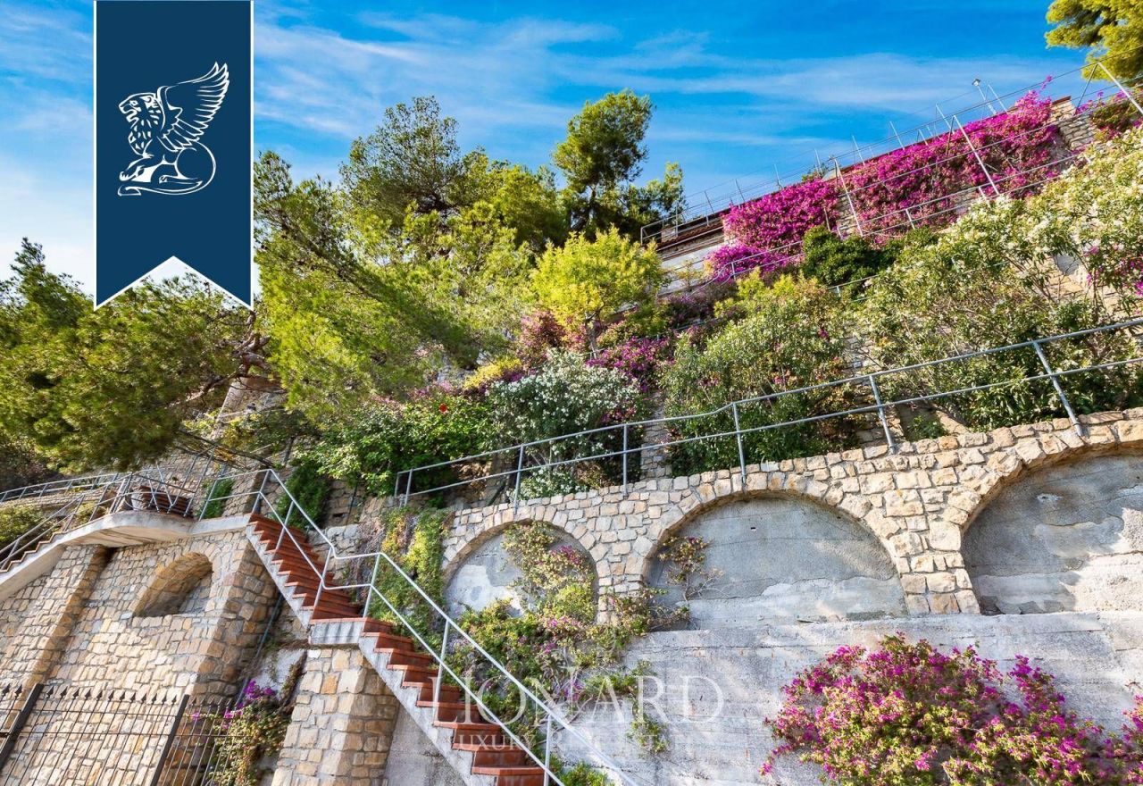 Вилла в Бордигере, Италия, 750 м² - фото 2