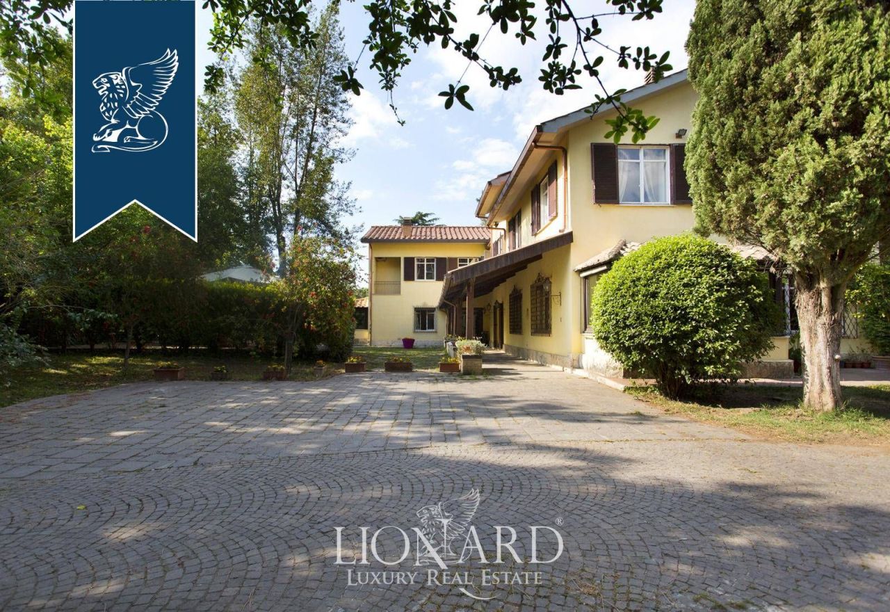 Вилла в Риме, Италия, 1 000 м² - фото 2