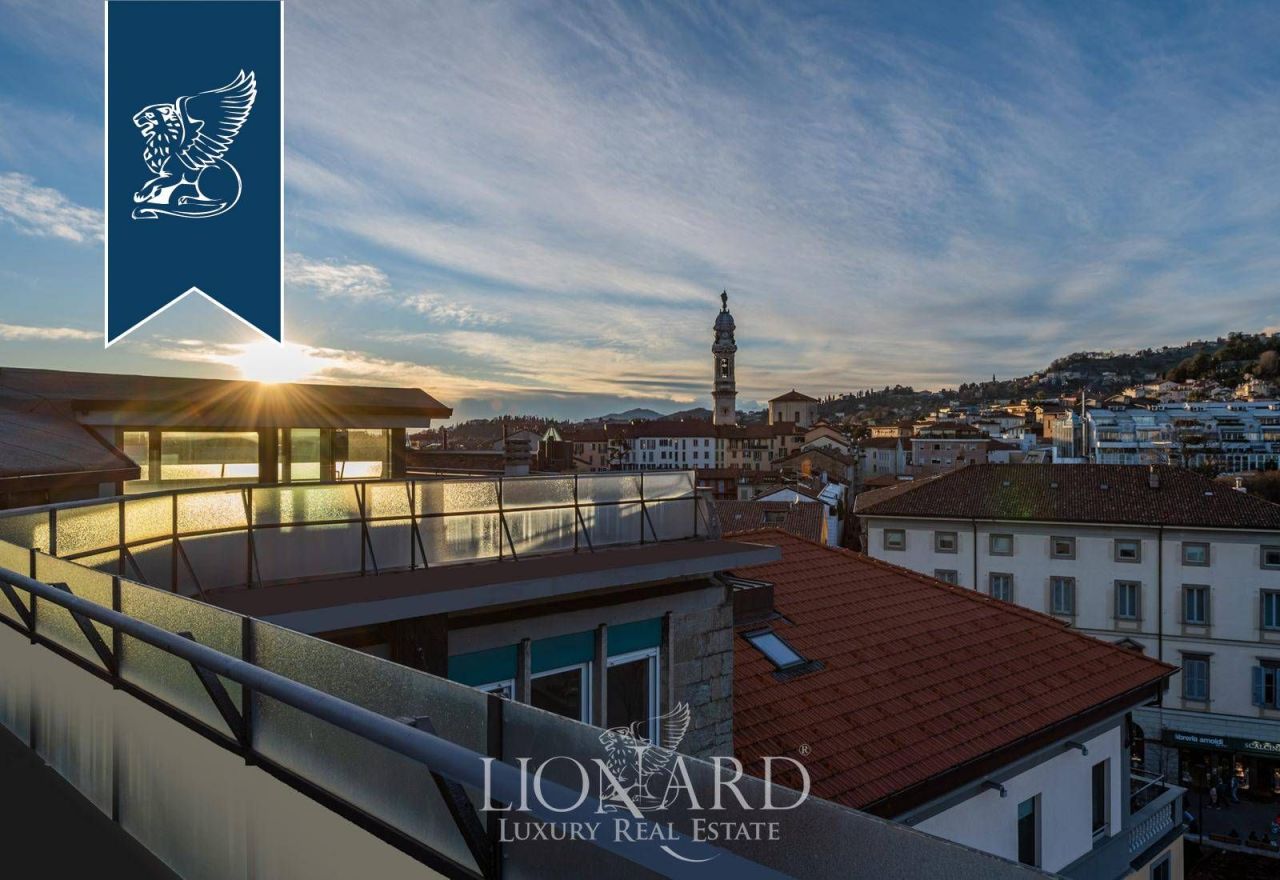Апартаменты в Бергамо, Италия, 435 м² - фото 2