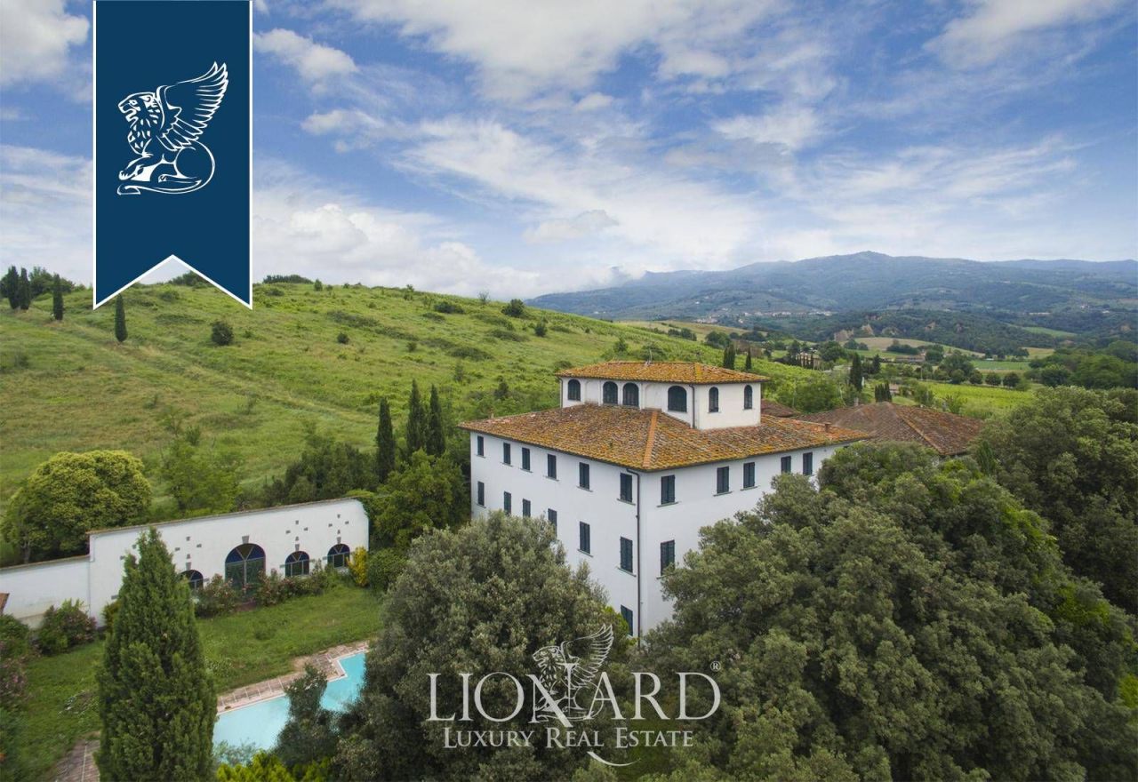 Вилла в Ареццо, Италия, 3 000 м² - фото 2