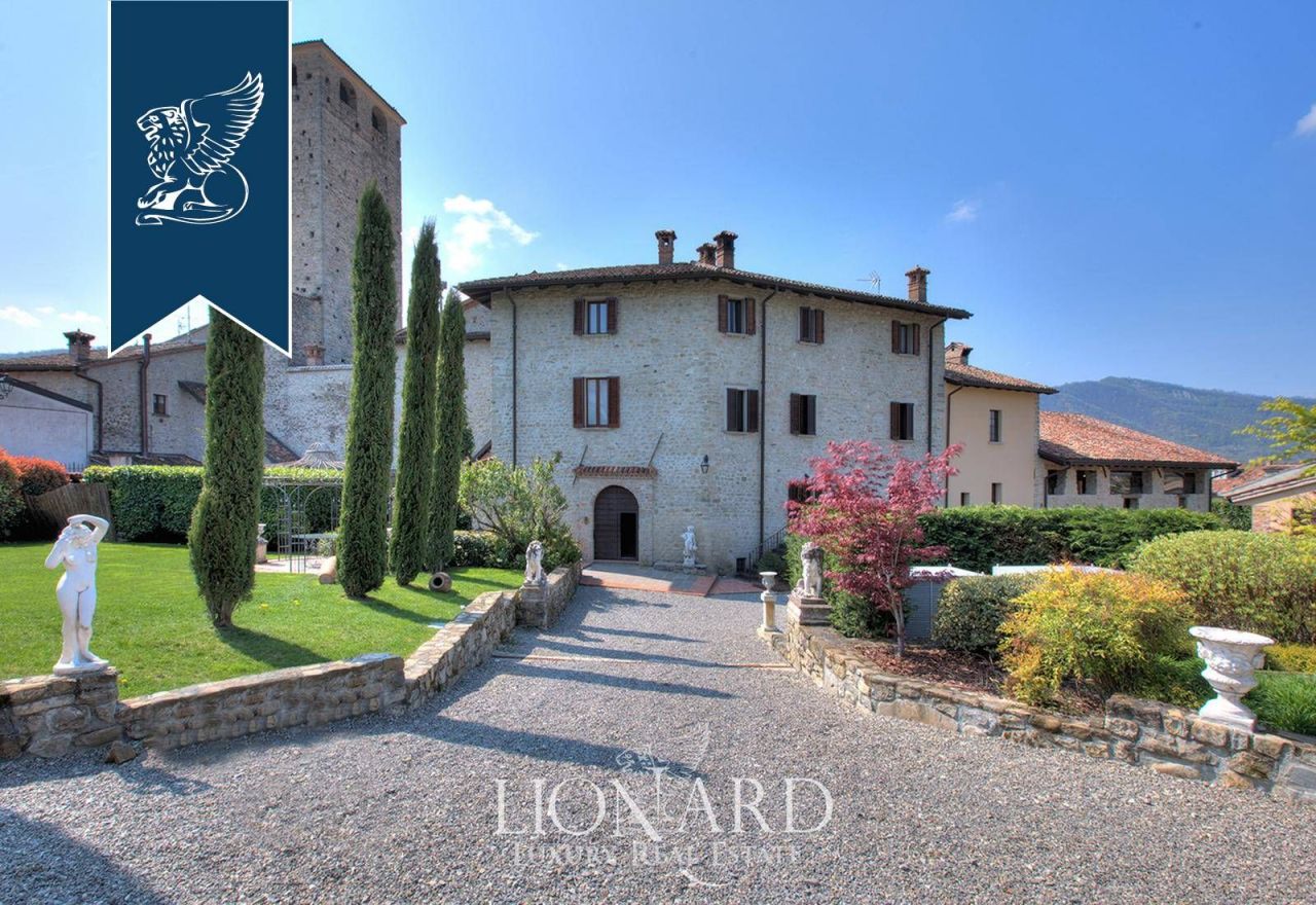 Замок в Варци, Италия, 12 358 м² - фото 2