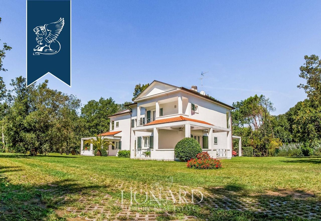 Вилла в Массе, Италия, 600 м² - фото 2