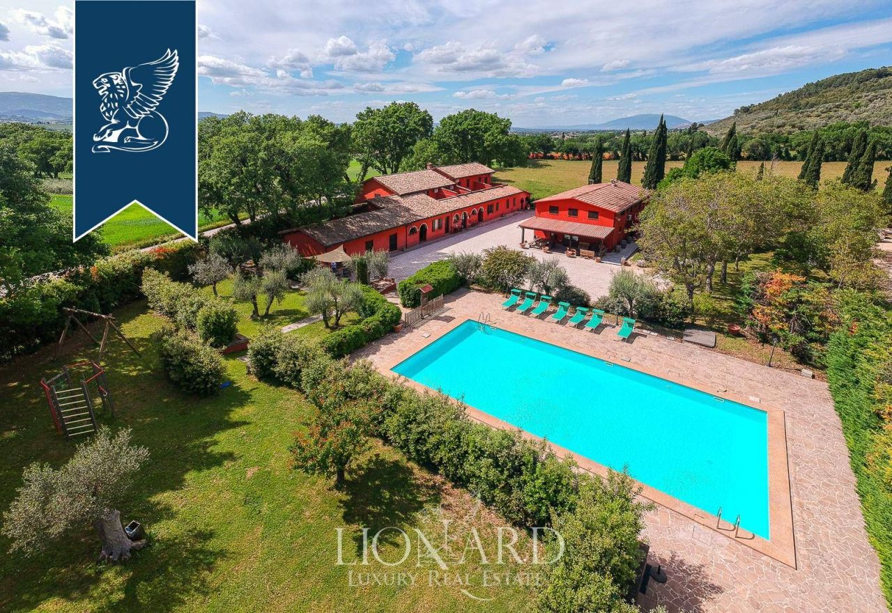 Ферма в Сполето, Италия, 1 064 м² - фото 3