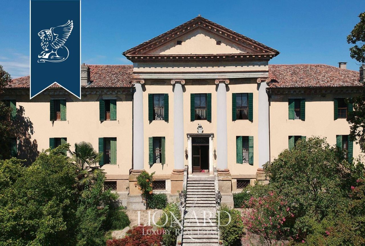 Вилла в Абано-Терме, Италия, 6 400 м² - фото 3