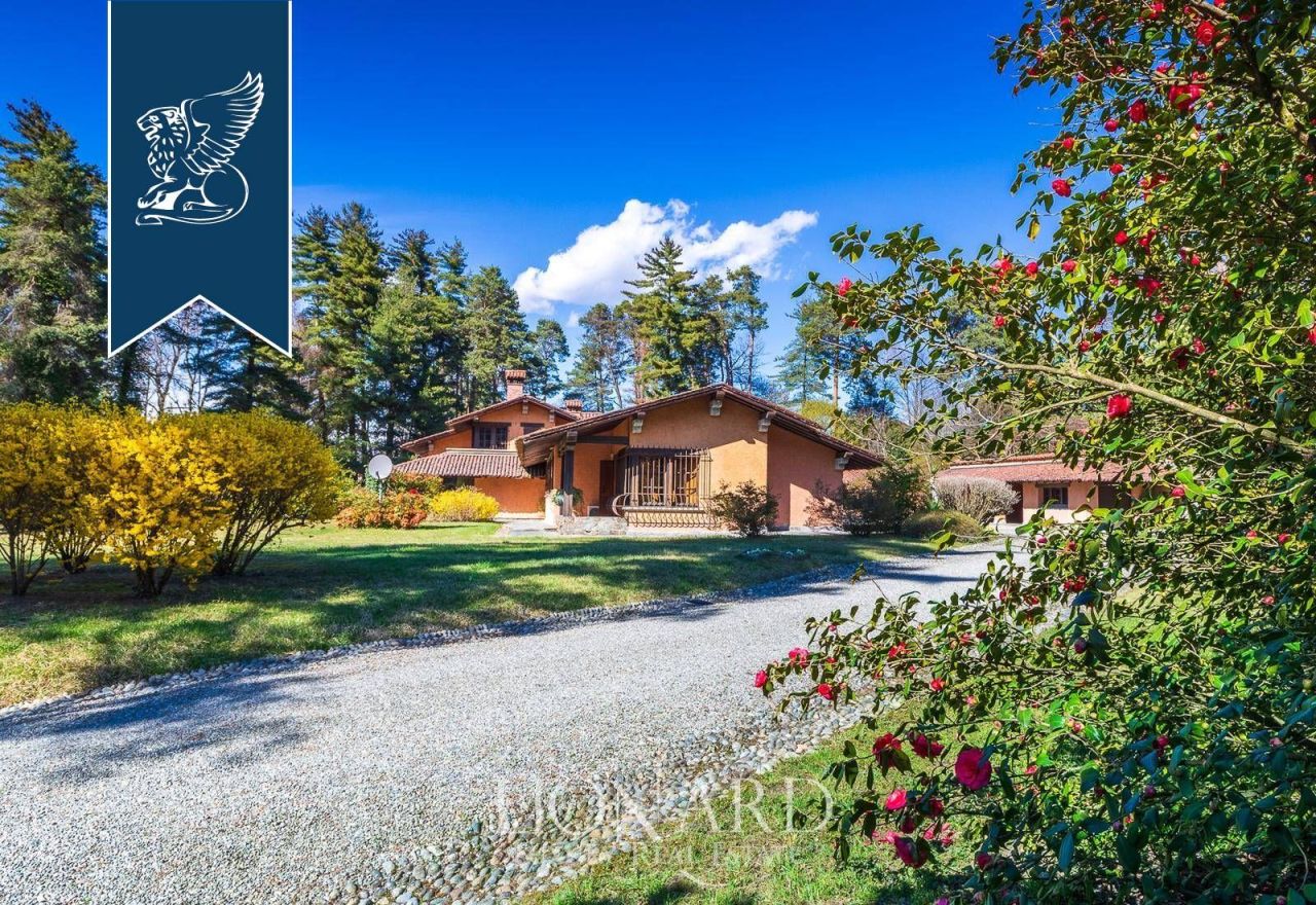 Вилла в Новаре, Италия, 850 м² - фото 3