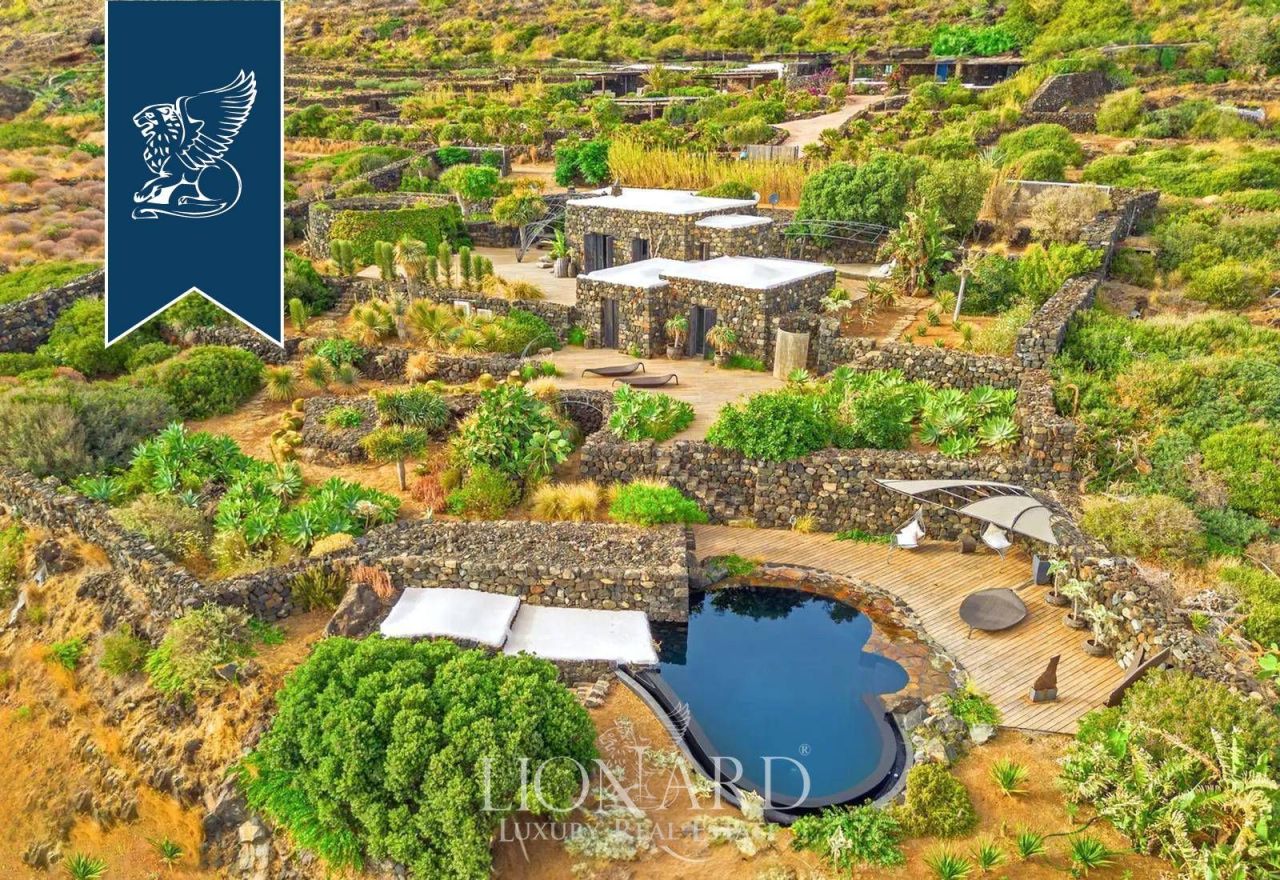 Вилла на о-ве Пантеллерия, Италия, 200 м² - фото 3