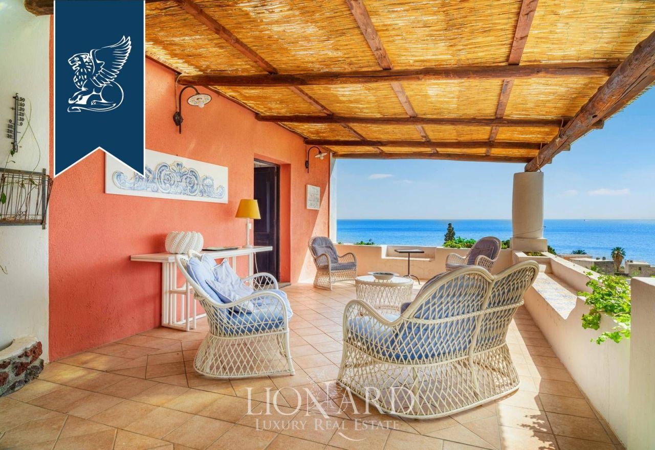 Вилла в Мессине, Италия, 300 м² - фото 3