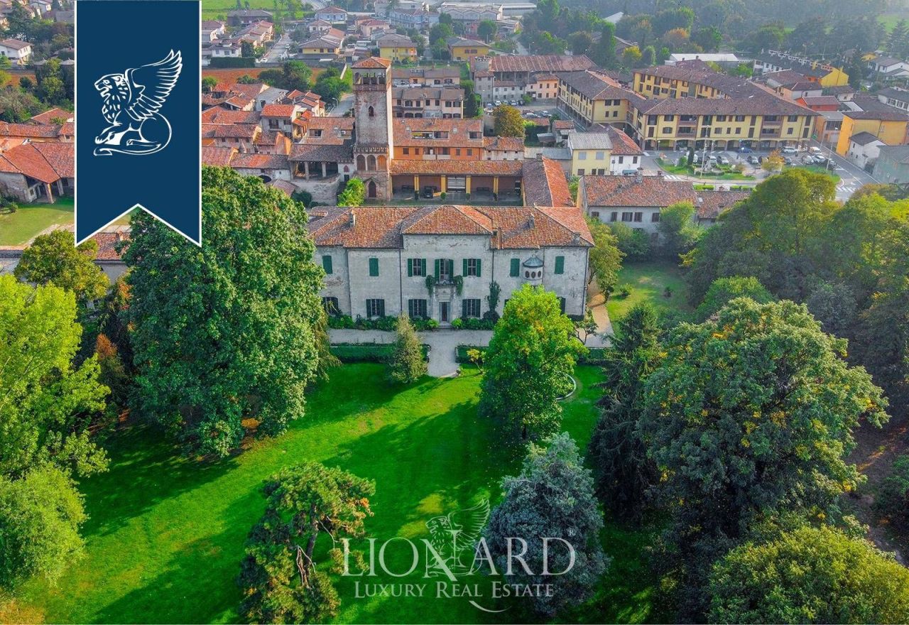 Вилла в Кремоне, Италия, 2 200 м² - фото 3