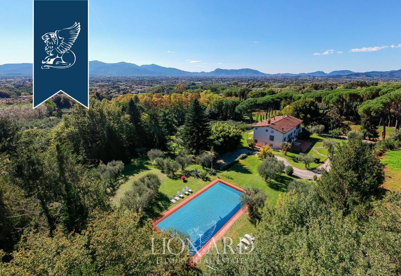 Вилла в Капаннори, Италия, 900 м² - фото 3