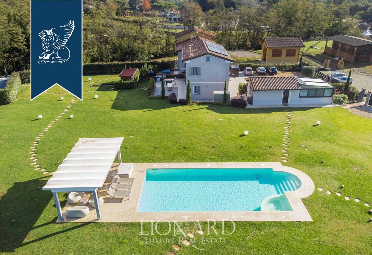 Вилла в Капаннори, Италия, 340 м² - фото 3