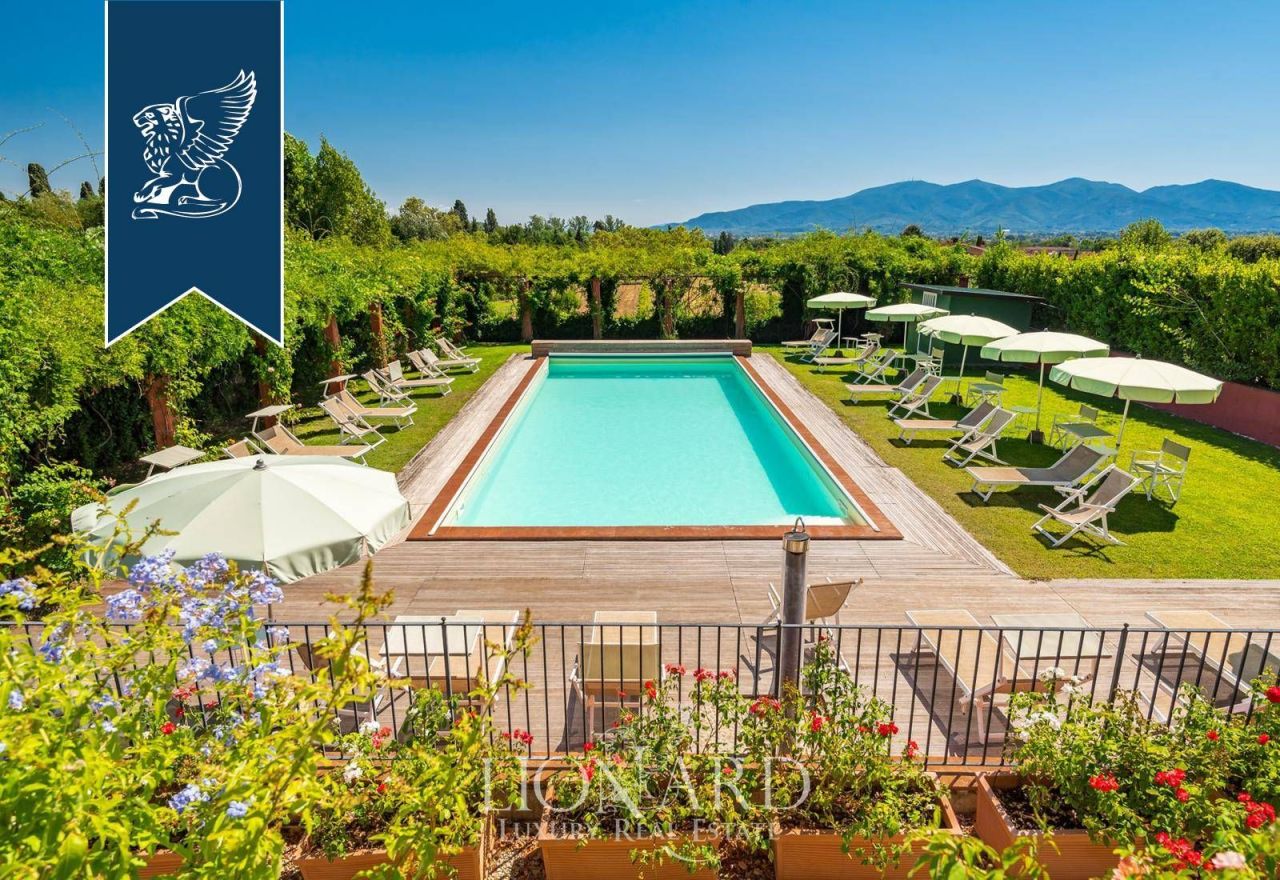 Вилла в Капаннори, Италия, 2 900 м² - фото 3