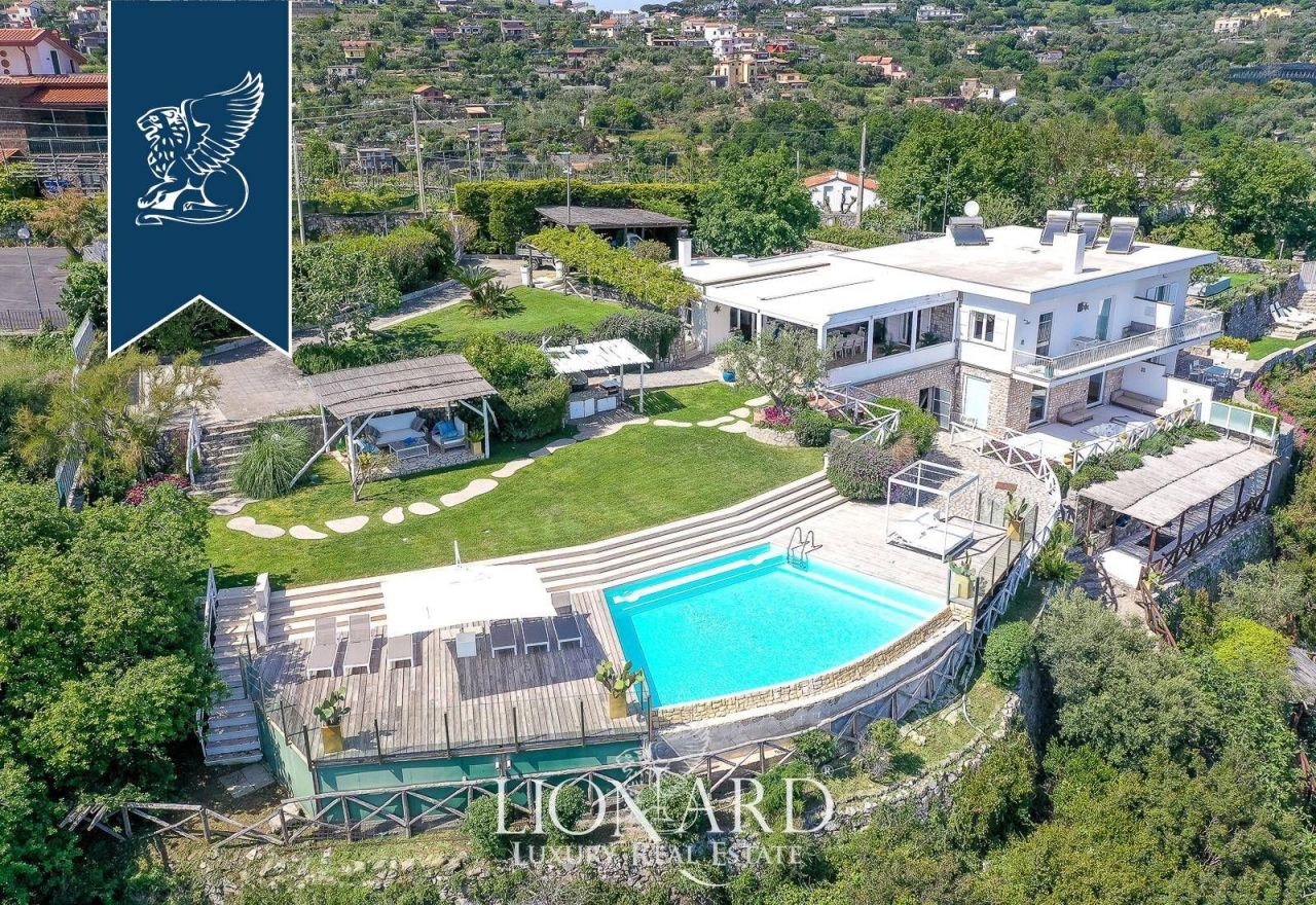 Вилла в Неаполе, Италия, 300 м² - фото 3