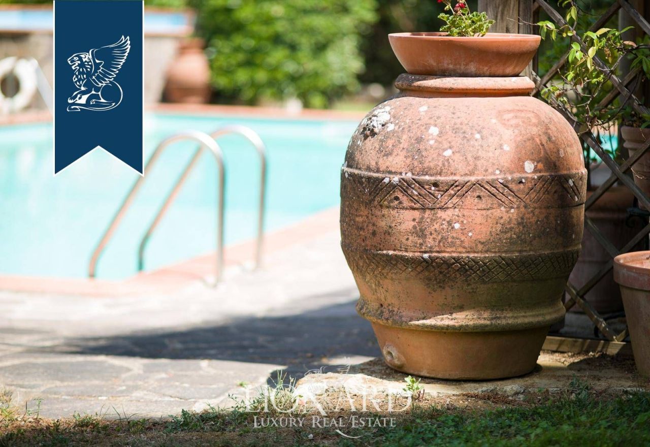 Вилла во Флоренции, Италия, 600 м² - фото 3