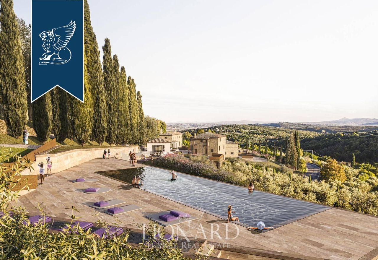 Отель, гостиница в Ареццо, Италия, 2 000 м² - фото 3