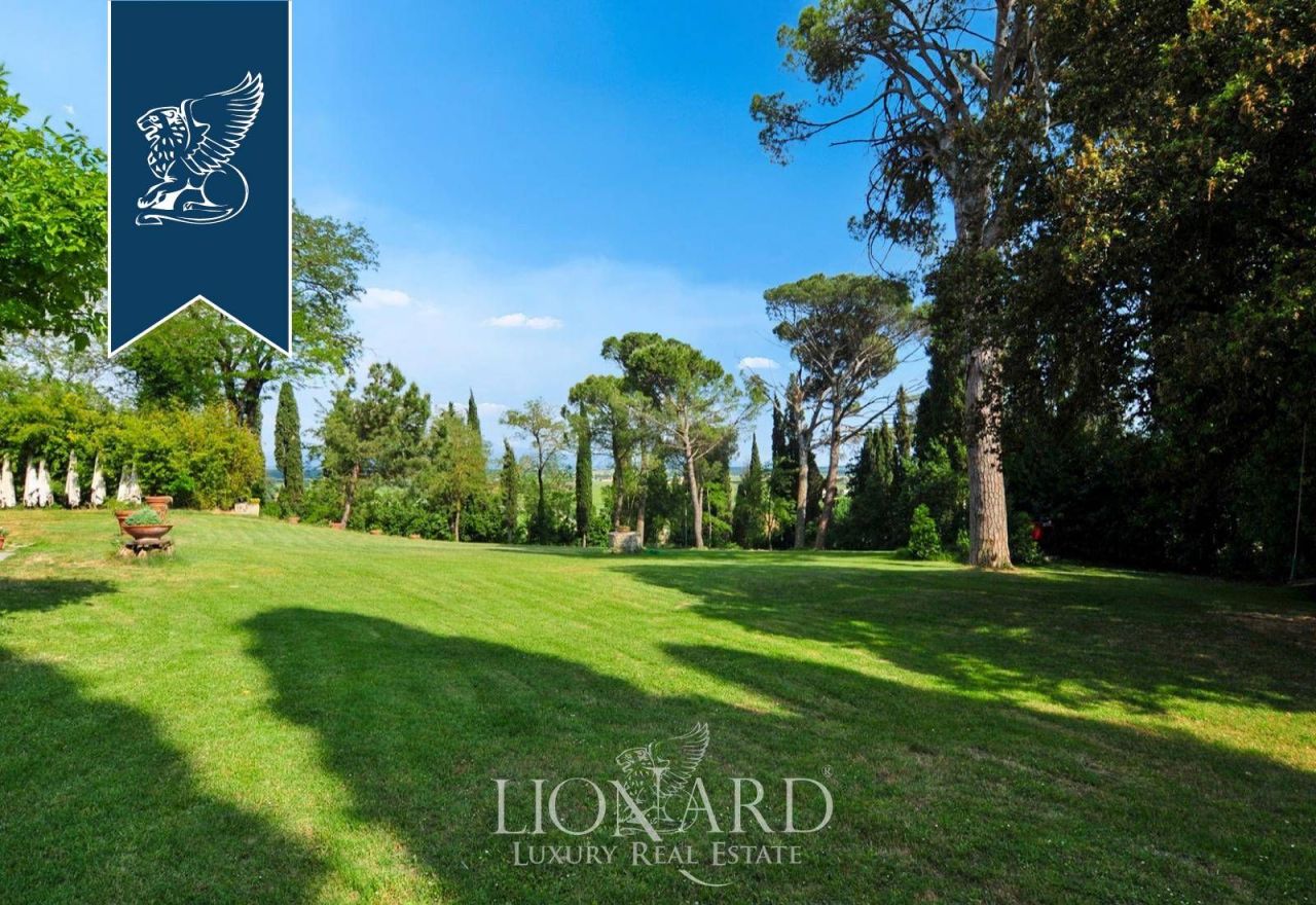 Вилла в Ареццо, Италия, 2 000 м² - фото 3