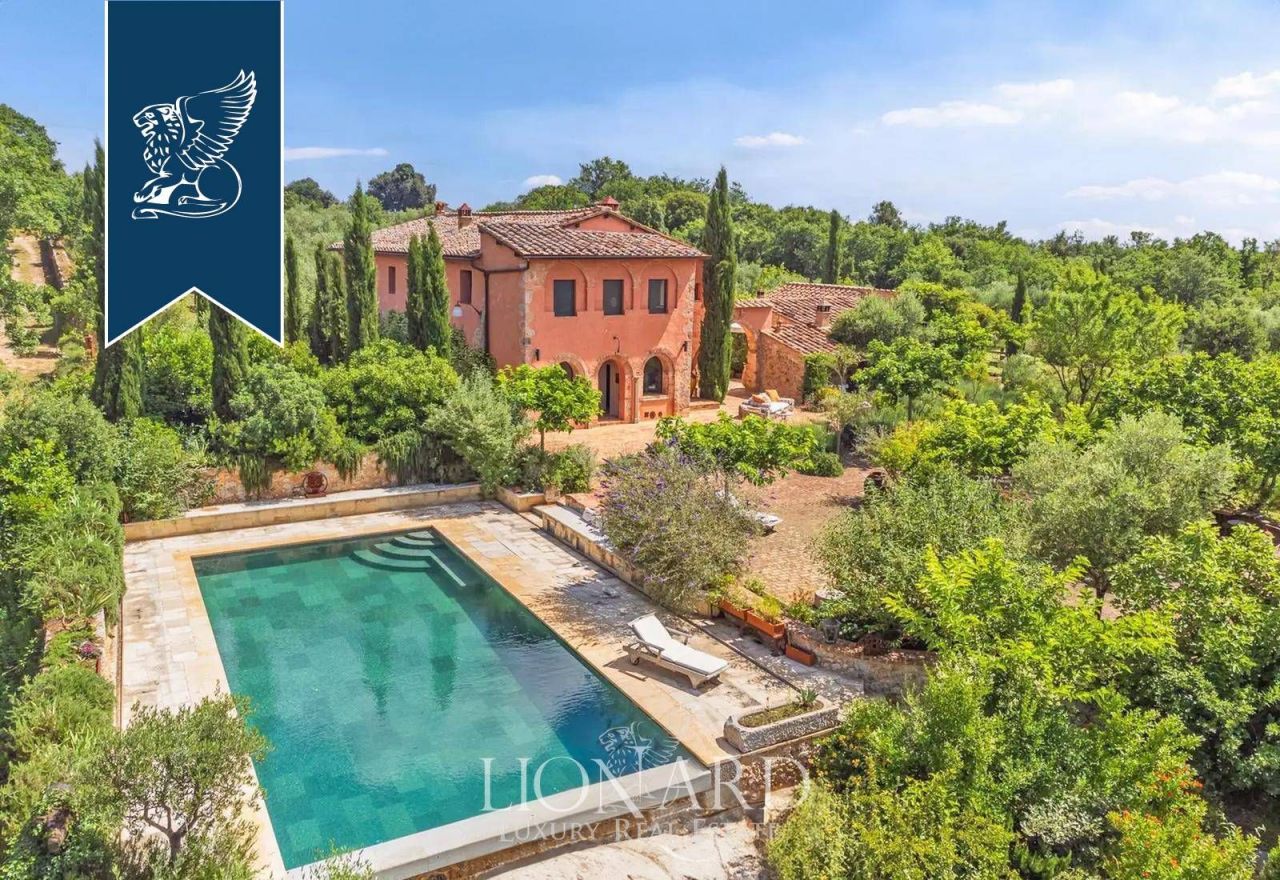 Ферма в Сиене, Италия, 547 м² - фото 3