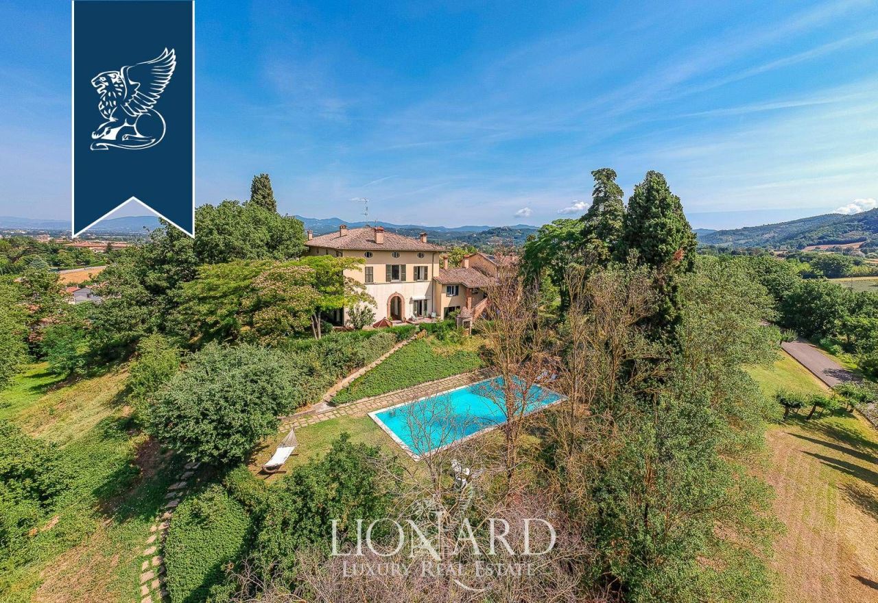 Вилла в Читта-ди-Кастелло, Италия, 1 000 м² - фото 3