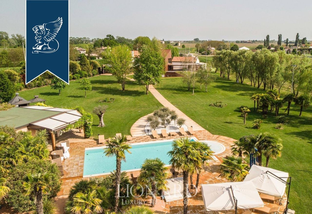 Вилла в Венеции, Италия, 1 150 м² - фото 3