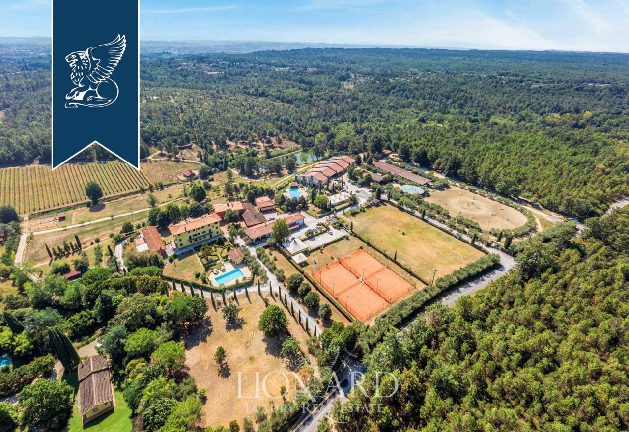 Ферма во Флоренции, Италия, 900 м² - фото 3