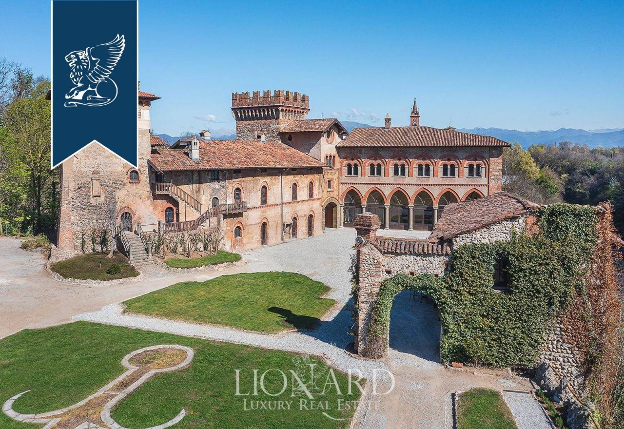 Замок в Бергамо, Италия, 2 200 м² - фото 3