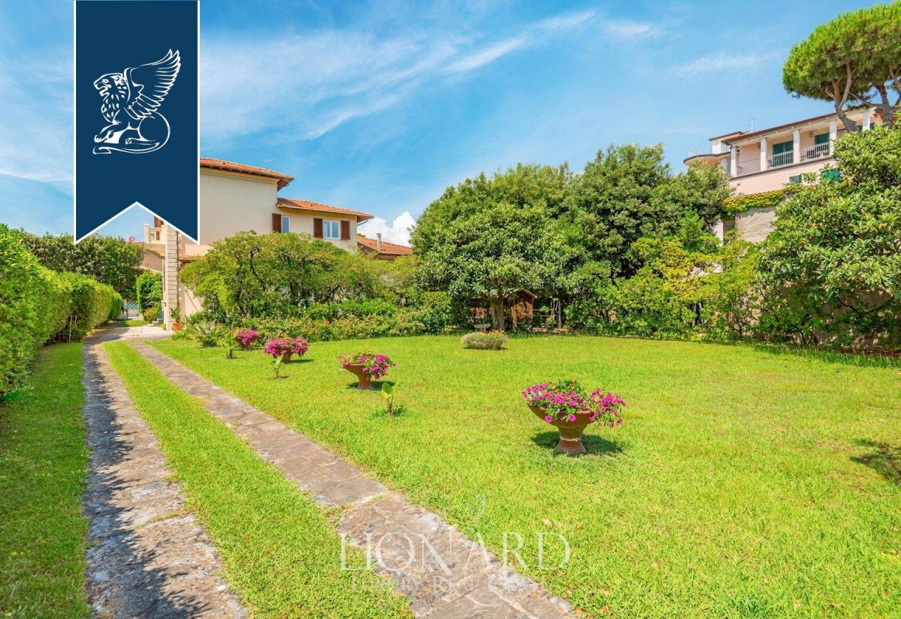 Вилла в Пьетрасанте, Италия, 380 м² - фото 3