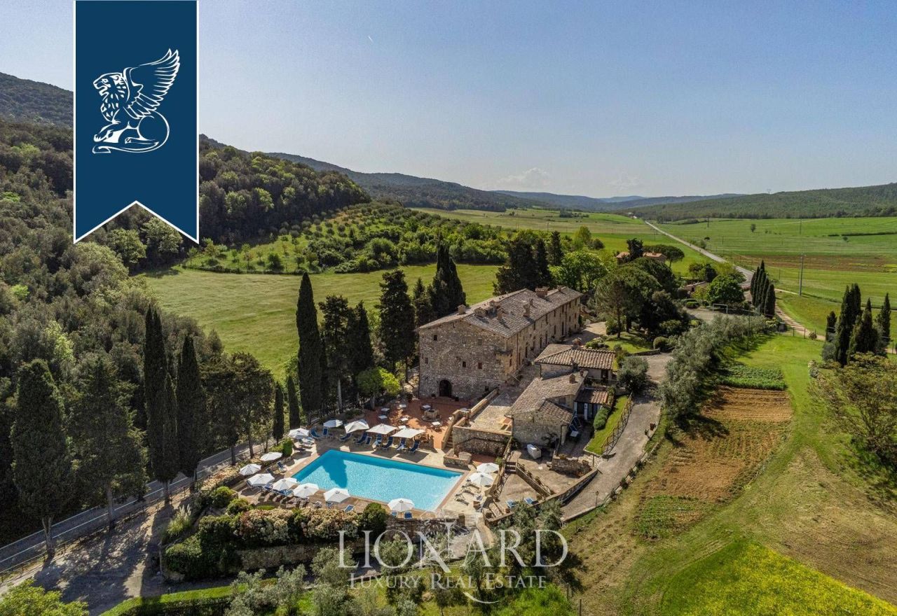 Дом в Сиене, Италия, 1 900 м² - фото 3