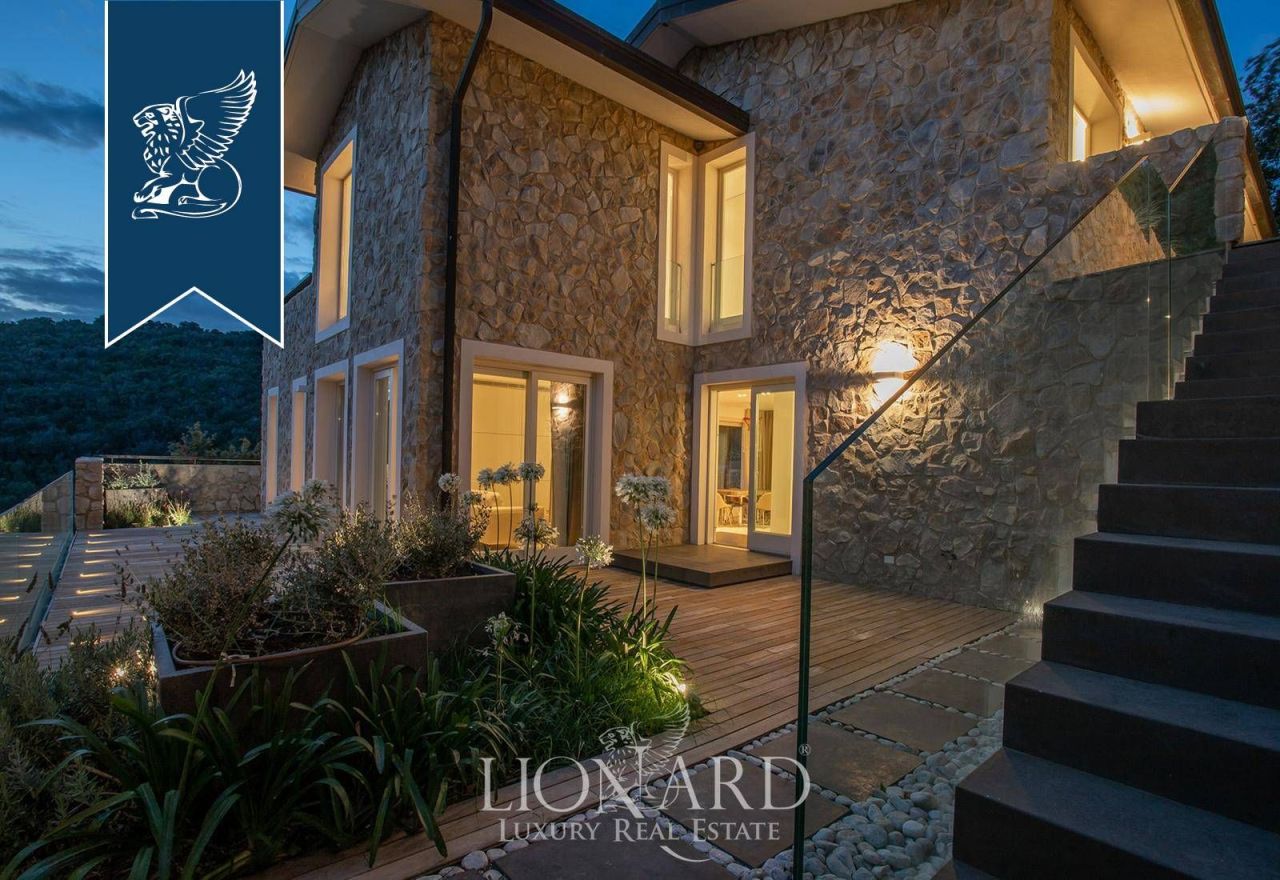 Вилла в Кастильоне-делла-Пеская, Италия, 380 м² - фото 3