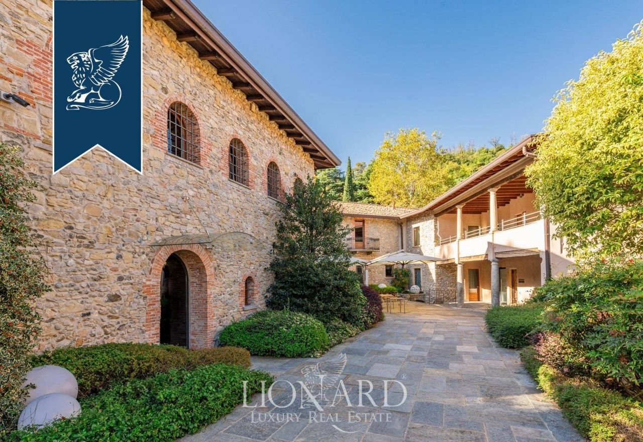 Отель, гостиница в Лекко, Италия, 3 500 м² - фото 3