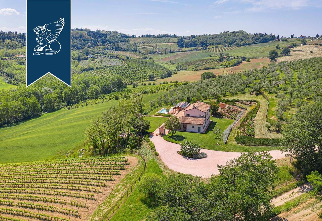 Вилла в Форли-Чезене, Италия, 350 м² - фото 3