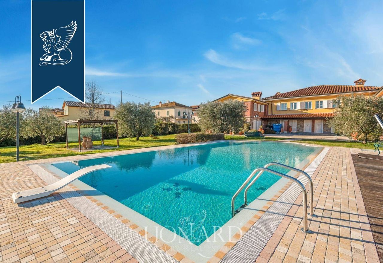 Вилла в Лукке, Италия, 1 680 м² - фото 3