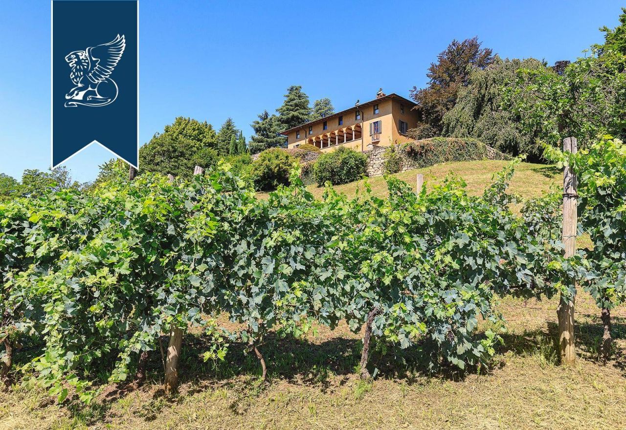 Вилла в Бергамо, Италия, 1 500 м² - фото 3