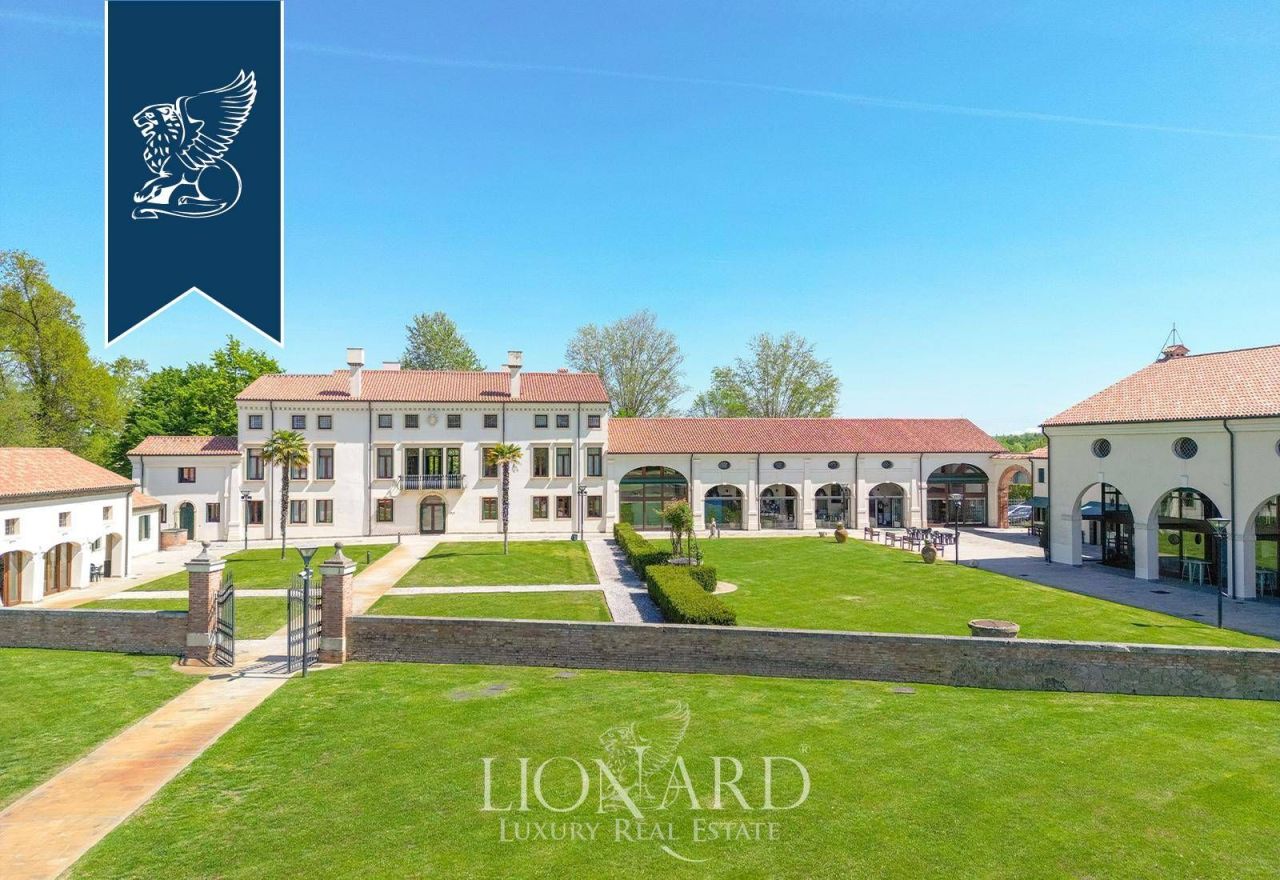 Вилла в Падуе, Италия, 3 200 м² - фото 3