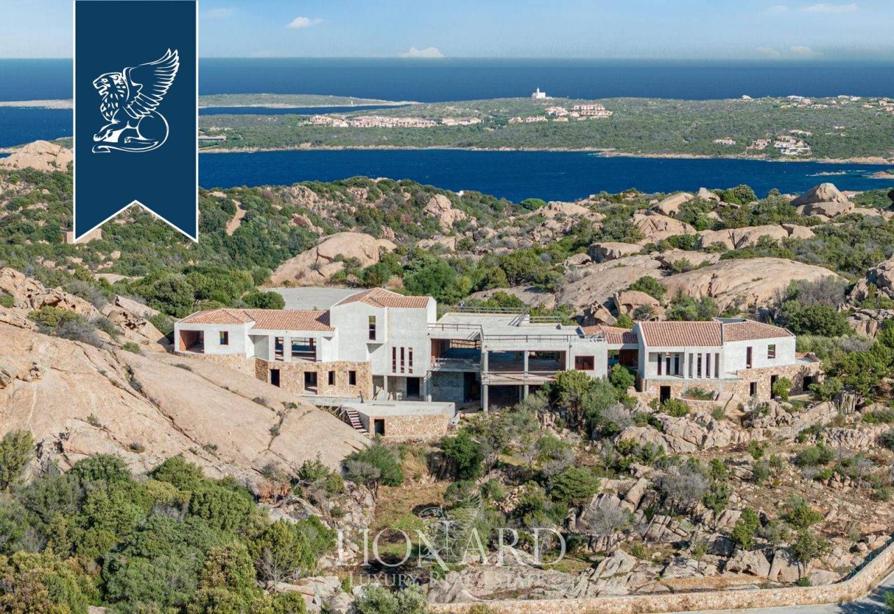 Вилла в Порто Черво, Италия, 1 155 м² - фото 2