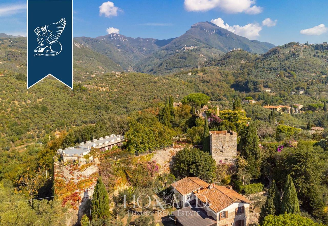 Замок в Камайоре, Италия, 500 м² - фото 2