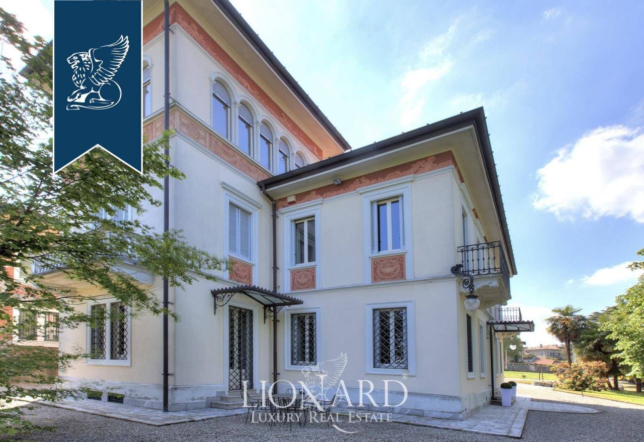 Вилла в Варесе, Италия, 550 м² - фото 2