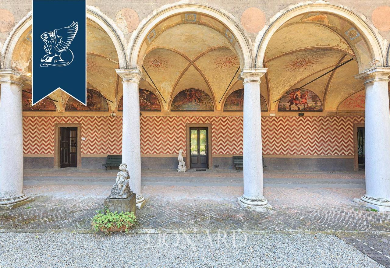 Дом в Брешии, Италия, 3 200 м² - фото 2