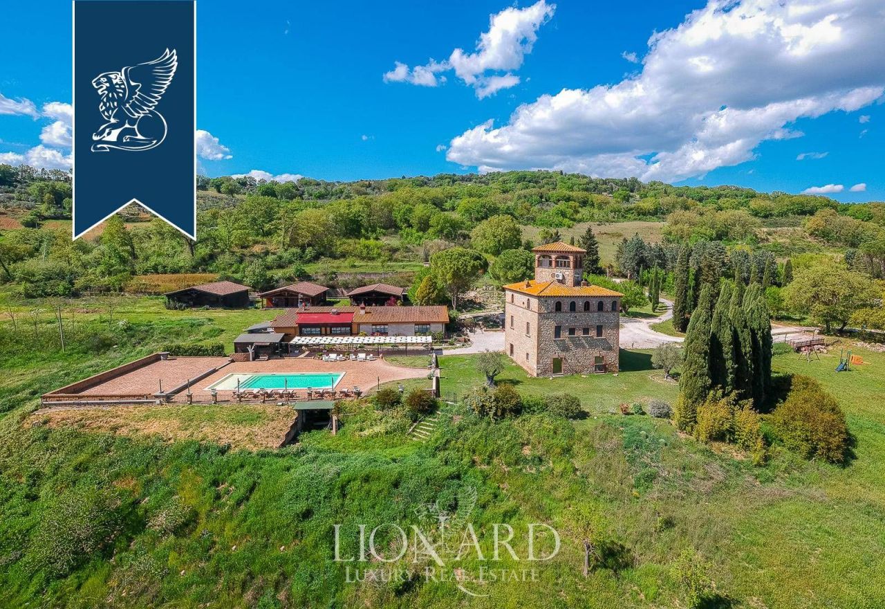 Ферма в Витербо, Италия, 2 800 м² - фото 2